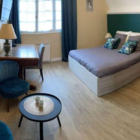 Domaine D'Aveluy Bed & Breakfast Ngoại thất bức ảnh